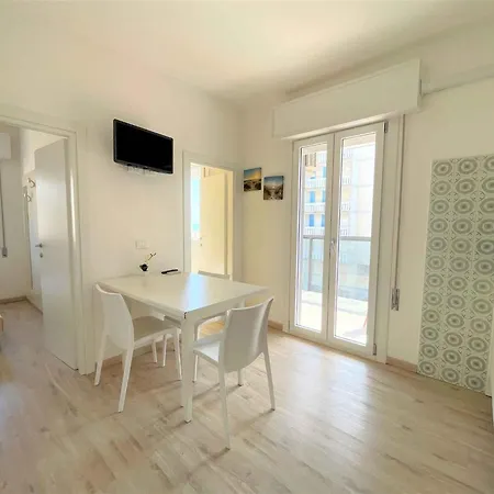 In 37068 Apartament